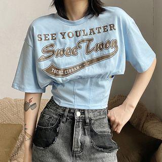 Sleeveless Crew-neck Lettering Print Crop Top