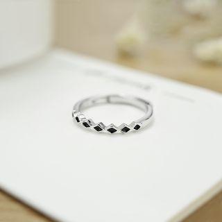 Rhombus Ring