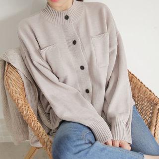 Dual-pocket Buttoned Cardigan