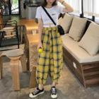 Cropped Short-sleeve T-shirt / Plaid Cropped Pants