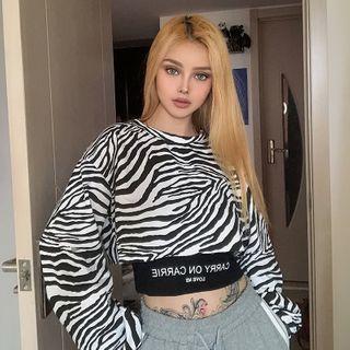 Set: Zebra Print Cropped Pullover + Lettering Camisole Top Pullover - Zebra - Black & White - One Size / Camisole Top - Black - One Size