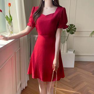 Sweetheart-neck Frill-cuff Dress