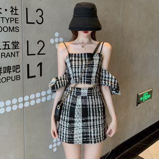 Off-shoulder Plaid Puff-sleeve Top / A-line Skirt