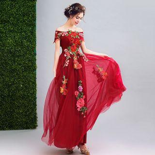 Off-shoulder Embroidery Wedding Dress