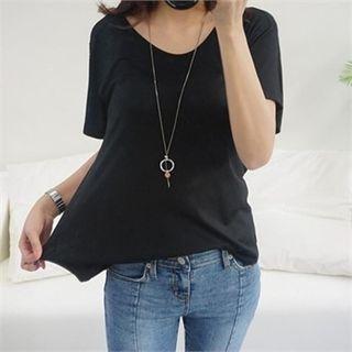 Short Sleeve Scoop-neck Colored T-shirt