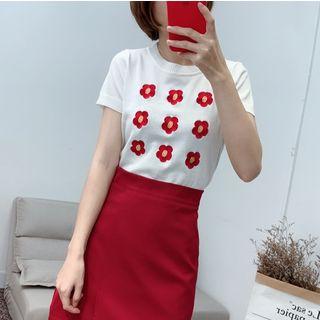 Short-sleeve Flower Embroidered Cropped Knit Top