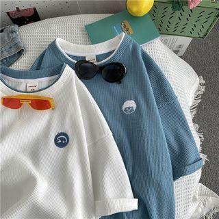 Mock Two-piece Short-sleeve Smiley Face T-shirt
