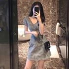 Check V-neck High-waist Short-sleeve Dress