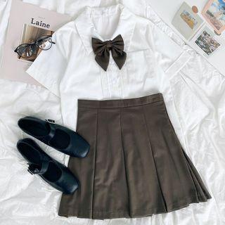 Short-sleeve Tie-neck Shirt / Plain Pleated Mini Skirt