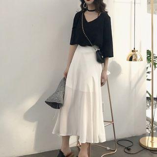 V-neck Elbow-sleeve T-shirt / High Waist Midi A-line Skirt