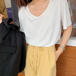 Plunge-neck Sleek T-shirt