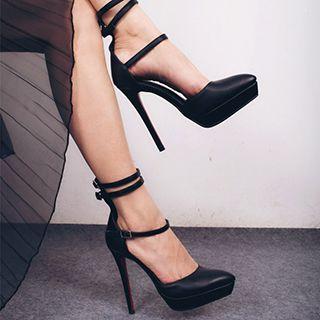 Buckled High-heel Pumps