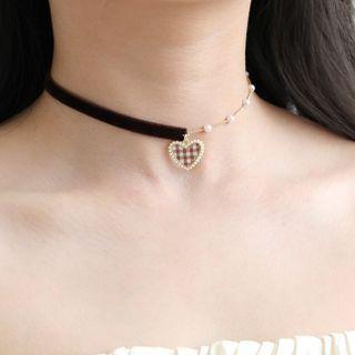 Plaid Heart Faux Pearl Velvet Choker