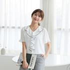 Contrast-trim Ruffle-detail Blouse