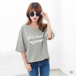 Graphic V-neck Oversize Top