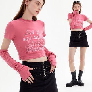 Set: Embroidered Cropped T-shirt + Arm Sleeves