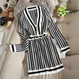 Two-tone Patterned V-neck A-line Mini Knit Dress Black - One Size