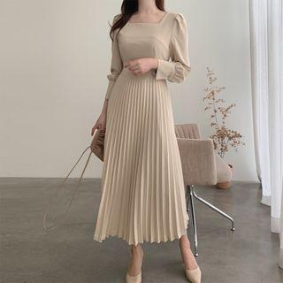Long Sleeve Square Neck Plain Pleated Dress