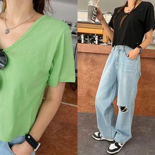 V-neck Plain Crop T-shirt