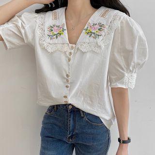 Short-sleeve Floral Embroidery Blouse Floral Embroidery - White - One Size