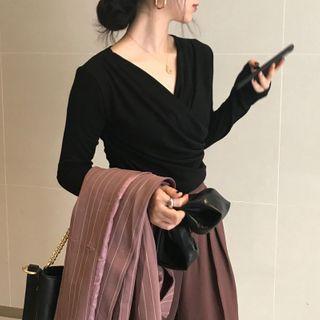 Long-sleeve V-neck Plain Top Black - One Size