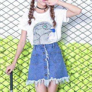 Buttoned Fray Hem A-line Denim Skirt