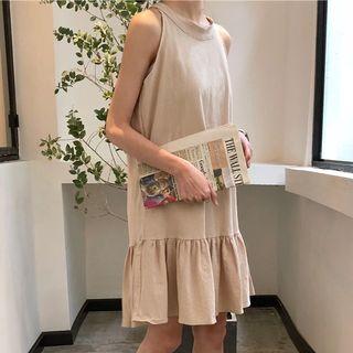 Frilled Hem Sleeveless Shift Dress