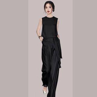 Set: Sleeveless Top + Loose Fit Pants