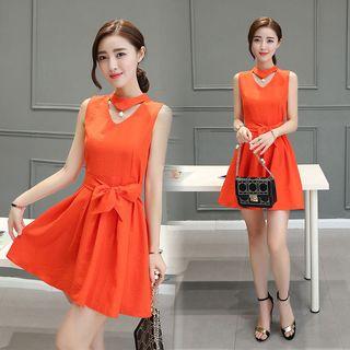 Sleeveless Shirred A-line Sheath V-neck Dress
