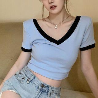 Short-sleeve V-neck Two-tone Cropped Top Blue - One Size