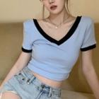 Short-sleeve V-neck Two-tone Cropped Top Blue - One Size