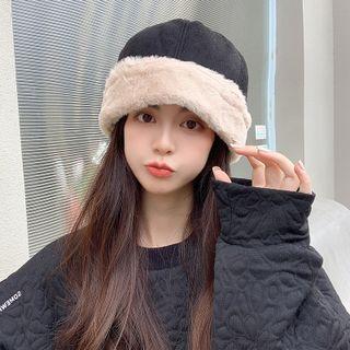 Fluffy Panel Brimless Hat