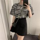 Short-sleeve Leopard Printed T-shirt / High-waist A-line Accordion Pleat Mini Skirt
