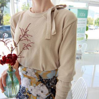 Long-sleeve Tie-neck Knit Top
