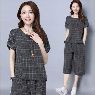 Set: Short-sleeve Plaid Top + Capri Pants