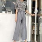 Short-sleeve Patterned T-shirt / Pleated Wide-leg Pants