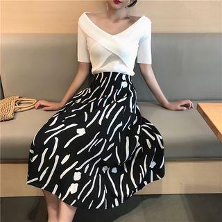 V-neck Short-sleeve Knit Top / Printed Midi A-line Skirt