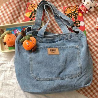 Denim Crossbody Tote Bag With Brooch - Blue - One Size