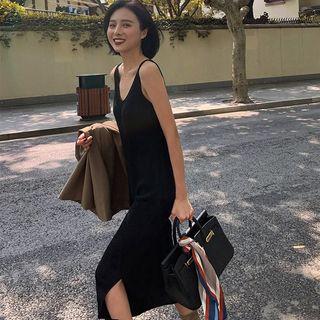 Side-slit Sleeveless Midi Knit Dress