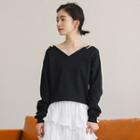 Cut-out V-neck Pullover
