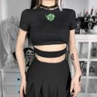 Short-sleeve Dragon Embroidered Crop Top
