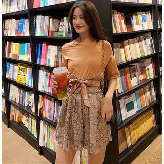 Set: Short-sleeve T-shirt + Perforated Lace Wide-leg Shorts