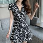 V-neck Short-sleeve Floral Print A-line Dress As Shown In Figure - One Size
