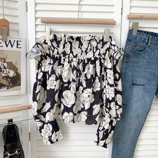 Off-shoulder Ruffle-trim Floral Crop Top Black - One Size
