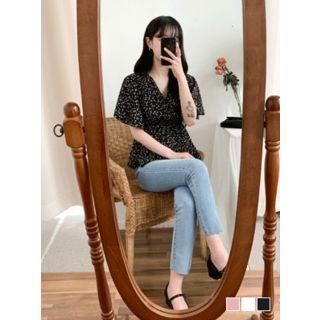Flutter-sleeve Floral Peplum Top