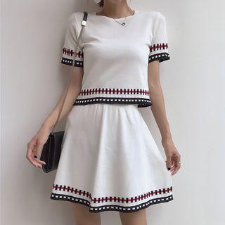 Set: Short Sleeve Patterned Knit T-shirt + Patterned A-line Skirt