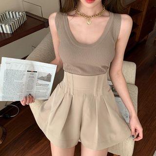 Ribbed Knit Tank Top / Wide Leg Shorts