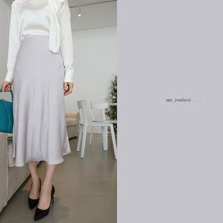 Petal Flare Midi-length Silky Skirt