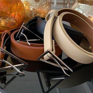 Triangle Buckled Belt