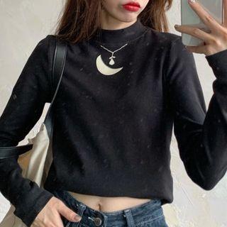 Long-sleeve Graphic Print Mock-neck Top